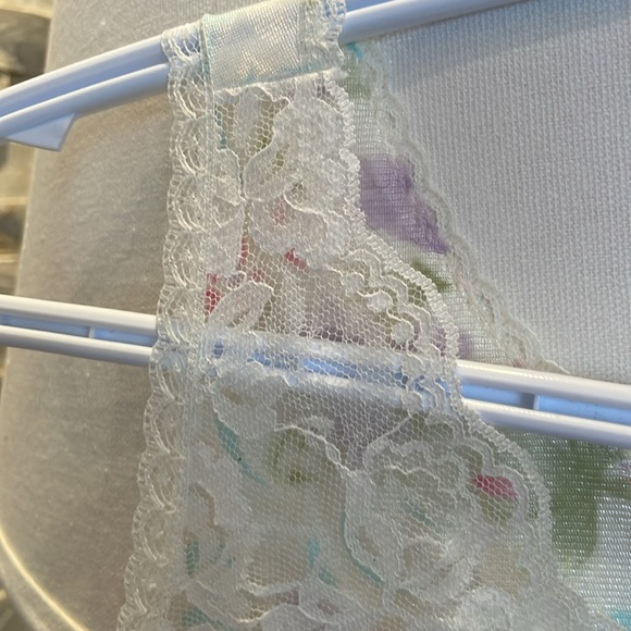 Floral and lace vintage nightgown - Picture 6 of 8